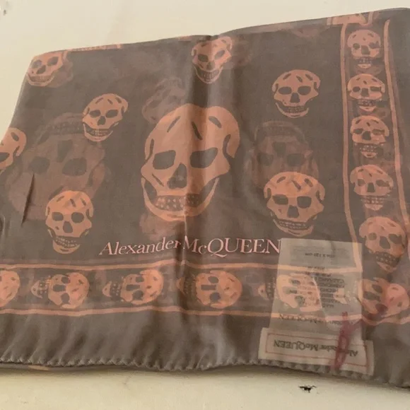 COPY - Alexander McQueen silk scarf - Picture 5 of 13